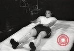 Image Boxeur Joe Louis la préparation d'une lutte United States USA, 1946, de la seconde 53 séquences d'archives historiques vidéo 65675063131