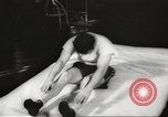 Image Boxeur Joe Louis la préparation d'une lutte United States USA, 1946, de la seconde 54 séquences d'archives historiques vidéo 65675063131