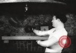 Image Boxeur Joe Louis la préparation d'une lutte United States USA, 1946, de la seconde 60 séquences d'archives historiques vidéo 65675063131