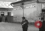 Standbild Juden im Dorf Ungvar Ruthenia Ungarn, 1939, aus Sekunde 25 historischem Filmmaterial Videoclip 65675063136