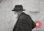 Standbild Juden im Dorf Ungvar Ruthenia Ungarn, 1939, aus Sekunde 32 historischem Filmmaterial Videoclip 65675063136