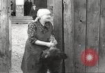 Standbild Juden im Dorf Ungvar Ruthenia Ungarn, 1939, aus Sekunde 37 historischem Filmmaterial Videoclip 65675063136