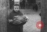 Standbild Juden im Dorf Ungvar Ruthenia Ungarn, 1939, aus Sekunde 40 historischem Filmmaterial Videoclip 65675063136