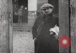Standbild Juden im Dorf Ungvar Ruthenia Ungarn, 1939, aus Sekunde 43 historischem Filmmaterial Videoclip 65675063136
