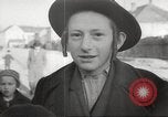 Standbild Juden im Dorf Ungvar Ruthenia Ungarn, 1939, aus Sekunde 50 historischem Filmmaterial Videoclip 65675063136