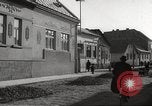 Standbild Juden im Dorf Ungvar Ruthenia Ungarn, 1939, aus Sekunde 60 historischem Filmmaterial Videoclip 65675063136
