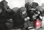 Image les victimes de guerre l'Europe, 1946, de la seconde 5 séquences d'archives historiques vidéo 65675063148