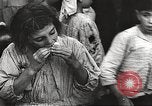 Image les victimes de guerre l'Europe, 1946, de la seconde 26 séquences d'archives historiques vidéo 65675063148