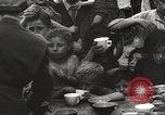 Image les victimes de guerre l'Europe, 1946, de la seconde 34 séquences d'archives historiques vidéo 65675063148