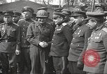 Immagine di Funzionari di soddisfare Torgau Germania, 1945, secondo 5 filmato di repertorio 65675063152