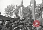 Immagine di Funzionari di soddisfare Torgau Germania, 1945, secondo 11 filmato di repertorio 65675063152