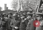 Immagine di Funzionari di soddisfare Torgau Germania, 1945, secondo 16 filmato di repertorio 65675063152