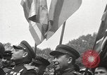 Immagine di Funzionari di soddisfare Torgau Germania, 1945, secondo 23 filmato di repertorio 65675063152