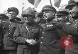 Immagine di Funzionari di soddisfare Torgau Germania, 1945, secondo 35 filmato di repertorio 65675063152