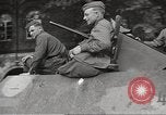 Immagine di Funzionari di soddisfare Torgau Germania, 1945, secondo 47 filmato di repertorio 65675063152