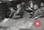 Immagine di Funzionari di soddisfare Torgau Germania, 1945, secondo 48 filmato di repertorio 65675063152