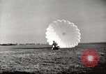 Immagine di Il tedesco paratroop soldati in formazione Germania, 1939, secondo 45 filmato di repertorio 65675063155