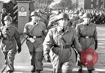 Immagine di Il tedesco paratroop soldati in formazione Germania, 1939, secondo 62 filmato di repertorio 65675063155