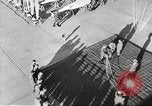 Immagine di Fabbricazione di Esercito Tedesco paracaduti seconda guerra mondiale Germania, 1939, secondo 5 filmato di repertorio 65675063156