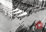 Immagine di Fabbricazione di Esercito Tedesco paracaduti seconda guerra mondiale Germania, 1939, secondo 9 filmato di repertorio 65675063156