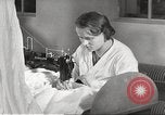 Immagine di Fabbricazione di Esercito Tedesco paracaduti seconda guerra mondiale Germania, 1939, secondo 18 filmato di repertorio 65675063156