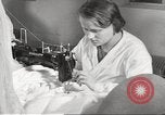 Immagine di Fabbricazione di Esercito Tedesco paracaduti seconda guerra mondiale Germania, 1939, secondo 19 filmato di repertorio 65675063156