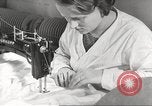Immagine di Fabbricazione di Esercito Tedesco paracaduti seconda guerra mondiale Germania, 1939, secondo 21 filmato di repertorio 65675063156