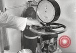 Immagine di Fabbricazione di Esercito Tedesco paracaduti seconda guerra mondiale Germania, 1939, secondo 27 filmato di repertorio 65675063156