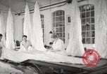 Immagine di Fabbricazione di Esercito Tedesco paracaduti seconda guerra mondiale Germania, 1939, secondo 51 filmato di repertorio 65675063156