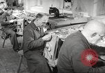 Immagine di Fabbricazione di Esercito Tedesco paracaduti seconda guerra mondiale Germania, 1939, secondo 61 filmato di repertorio 65675063156
