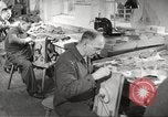 Immagine di Fabbricazione di Esercito Tedesco paracaduti seconda guerra mondiale Germania, 1939, secondo 62 filmato di repertorio 65675063156