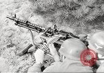 Standbild Deutsche MG 34 Machine Gun Deutschland, 1939, aus Sekunde 24 historischem Filmmaterial Videoclip 65675063160
