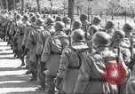 Standbild Deutsche Soldaten März und Singen Deutschland, 1939, aus Sekunde 28 historischem Filmmaterial Videoclip 65675063161