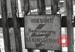 Standbild Zwangsarbeitslager Flossenburg Deutschland, 1945, aus Sekunde 33 historischem Filmmaterial Videoclip 65675063162
