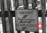Standbild Zwangsarbeitslager Flossenburg Deutschland, 1945, aus Sekunde 34 historischem Filmmaterial Videoclip 65675063162