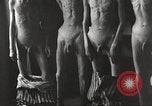 Standbild Kz Flossenbürg ausgemergelten Gefangenen Flossenburg Deutschland, 1945, aus Sekunde 14 historischem Filmmaterial Videoclip 65675063163