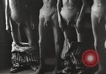 Standbild Kz Flossenbürg ausgemergelten Gefangenen Flossenburg Deutschland, 1945, aus Sekunde 16 historischem Filmmaterial Videoclip 65675063163