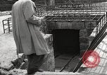 Standbild Kz Flossenbürg Krematorium Flossenburg Deutschland, 1945, aus Sekunde 19 historischem Filmmaterial Videoclip 65675063164