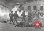 Standbild Konzentrationslager Flossenbürg Deutschland, 1945, aus Sekunde 33 historischem Filmmaterial Videoclip 65675063165