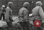 Standbild Konzentrationslager Flossenbürg Deutschland, 1945, aus Sekunde 36 historischem Filmmaterial Videoclip 65675063165