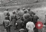 Standbild Konzentrationslager Flossenbürg Deutschland, 1945, aus Sekunde 43 historischem Filmmaterial Videoclip 65675063165