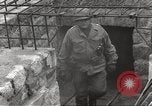 Standbild Konzentrationslager Flossenbürg Deutschland, 1945, aus Sekunde 52 historischem Filmmaterial Videoclip 65675063165