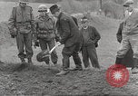 Standbild slave Arbeitslager Flossenburg Deutschland, 1945, aus Sekunde 38 historischem Filmmaterial Videoclip 65675063166