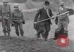 Standbild slave Arbeitslager Flossenburg Deutschland, 1945, aus Sekunde 40 historischem Filmmaterial Videoclip 65675063166