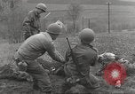 Image Le camp de concentration de Flossenbürg victimes d'atrocité Flossenburg Allemagne, 1945, de la seconde 28 séquences d'archives historiques vidéo 65675063167
