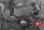 Image Le camp de concentration de Flossenbürg victimes d'atrocité Flossenburg Allemagne, 1945, de la seconde 31 séquences d'archives historiques vidéo 65675063167