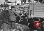 Standbild Vertriebene Wetzlar Deutschland, 1945, aus Sekunde 25 historischem Filmmaterial Videoclip 65675063173