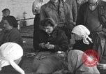 Standbild Vertriebene Wetzlar Deutschland, 1945, aus Sekunde 47 historischem Filmmaterial Videoclip 65675063173