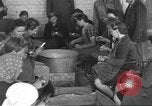 Standbild Vertriebene Wetzlar Deutschland, 1945, aus Sekunde 56 historischem Filmmaterial Videoclip 65675063173