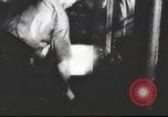 Standbild Deutsche Munitionsfabrik Deutschland, 1939, aus Sekunde 19 historischem Filmmaterial Videoclip 65675063178